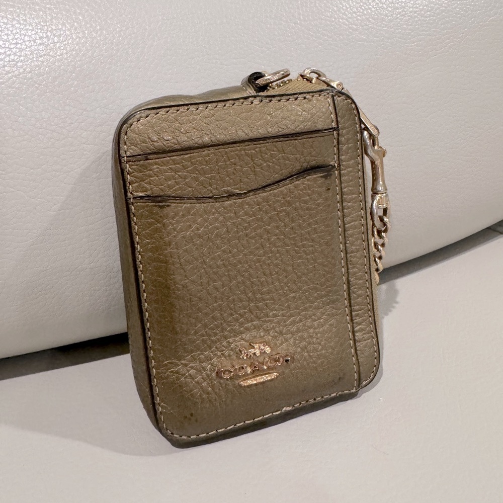 🍾🥂Coach Metallic Champagne Leather Card Holder